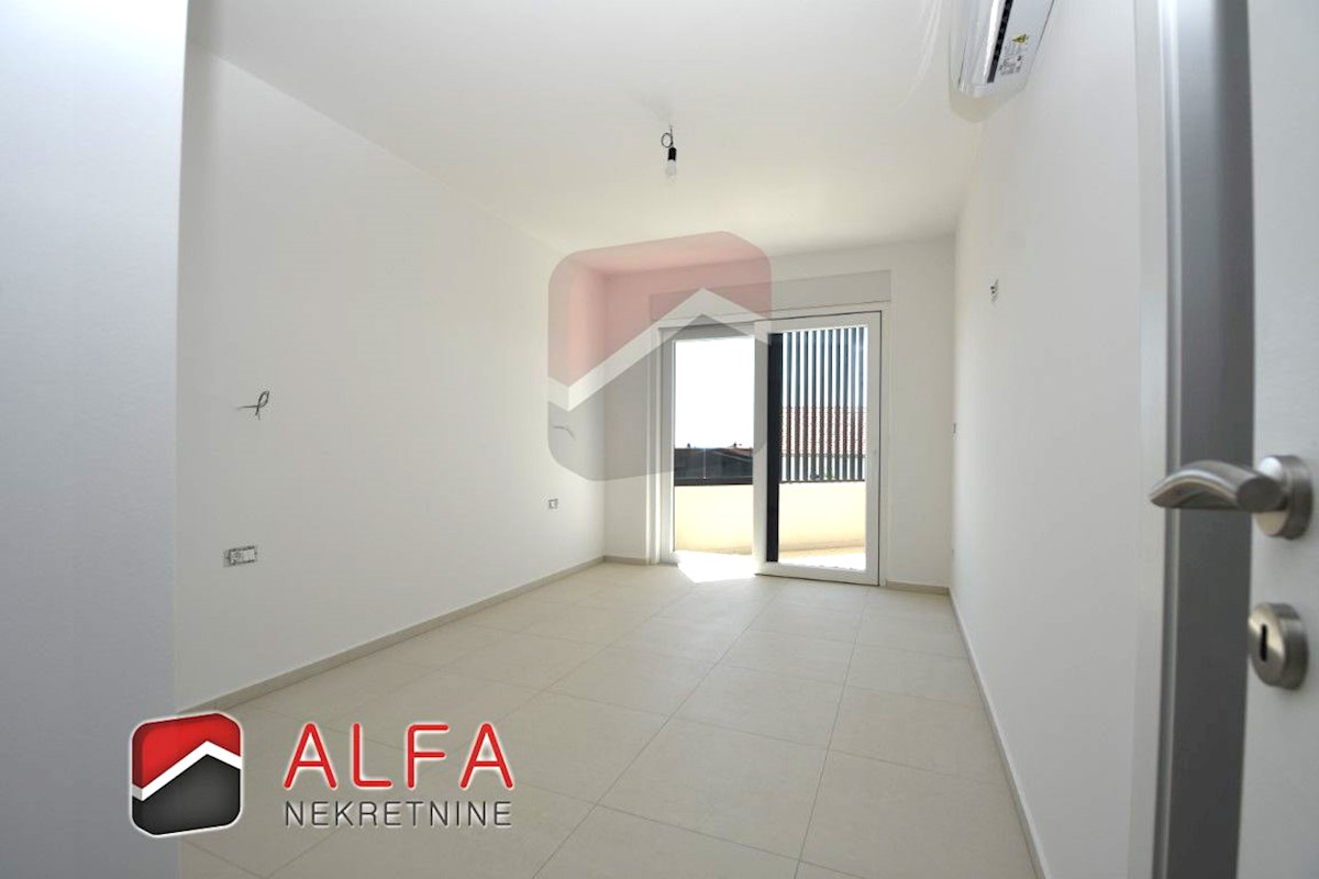 Hrvaška, Vodice, prodamo nov trisobni apartma, prvo nadstropje, pogled na morje