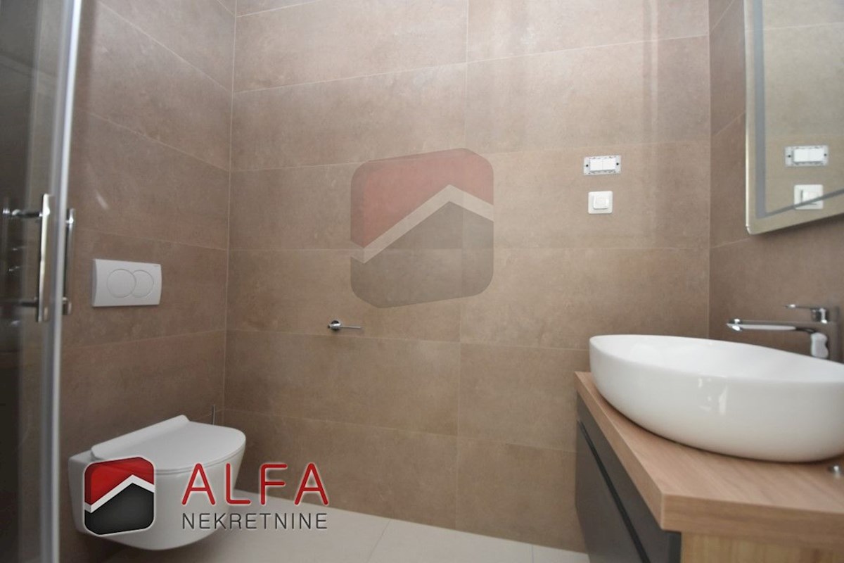 Hrvaška, Vodice, prodamo nov trisobni apartma, prvo nadstropje, pogled na morje