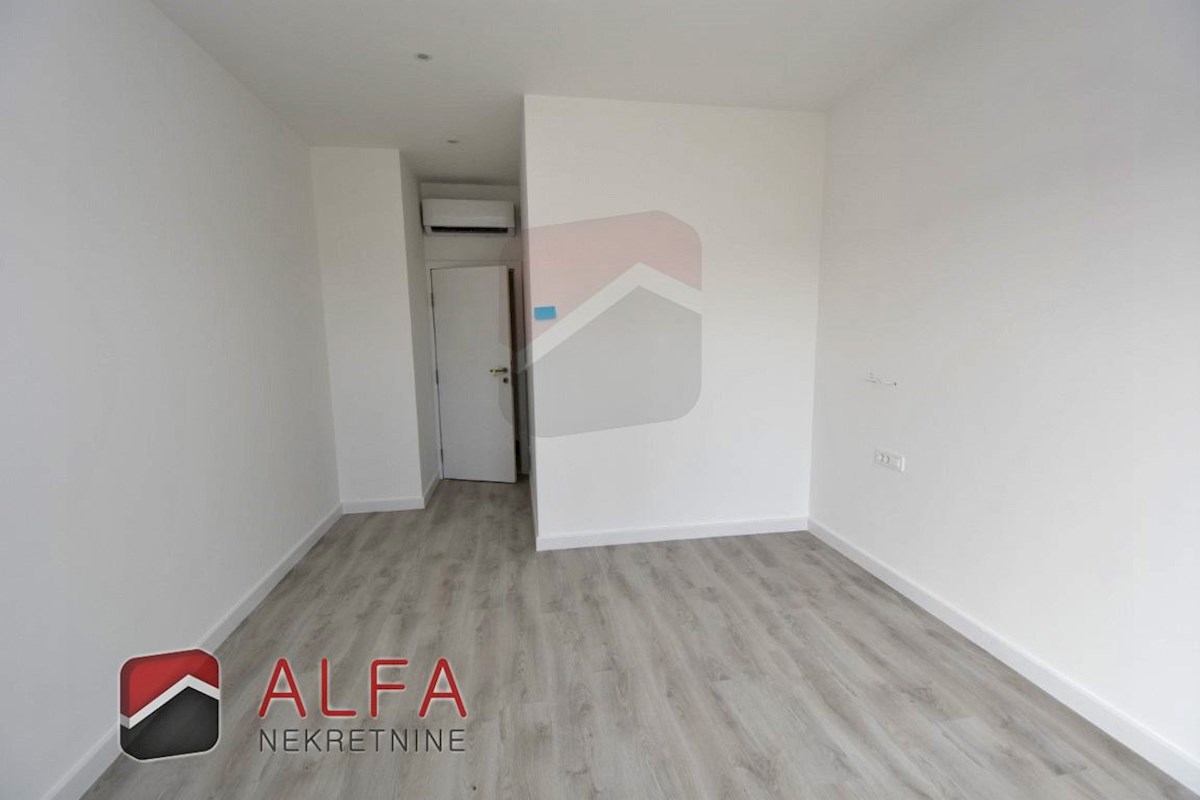 Hrvaška, Vodice, novogradnja, prodamo udobno stanovanje v pritličju, z bazenom in vrtom