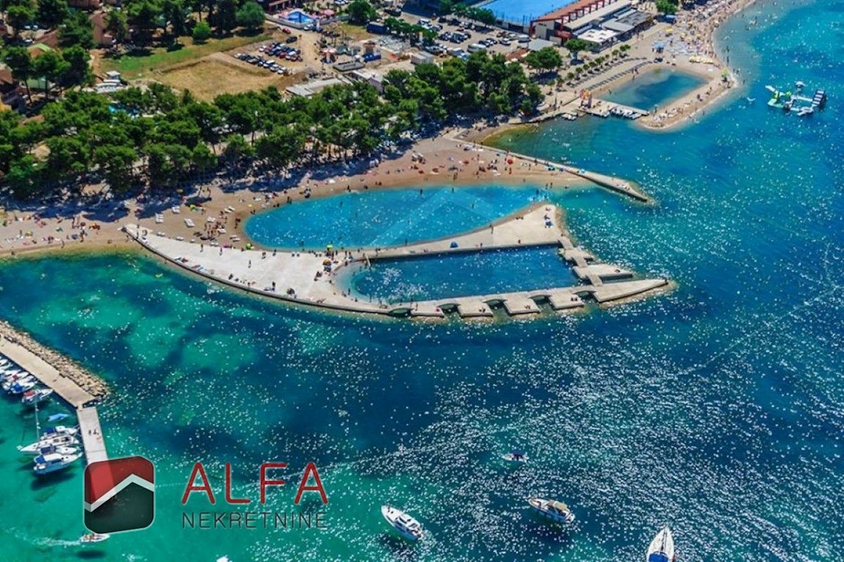 Hrvaška, Vodice, novogradnja, prodamo udobno stanovanje v pritličju, z bazenom in vrtom