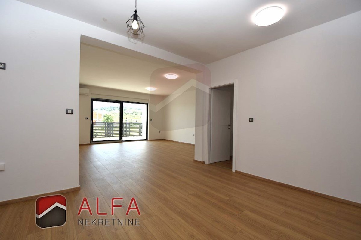 Hrvaška, Vodice, prodamo nov trisobni apartma, prvo nadstropje