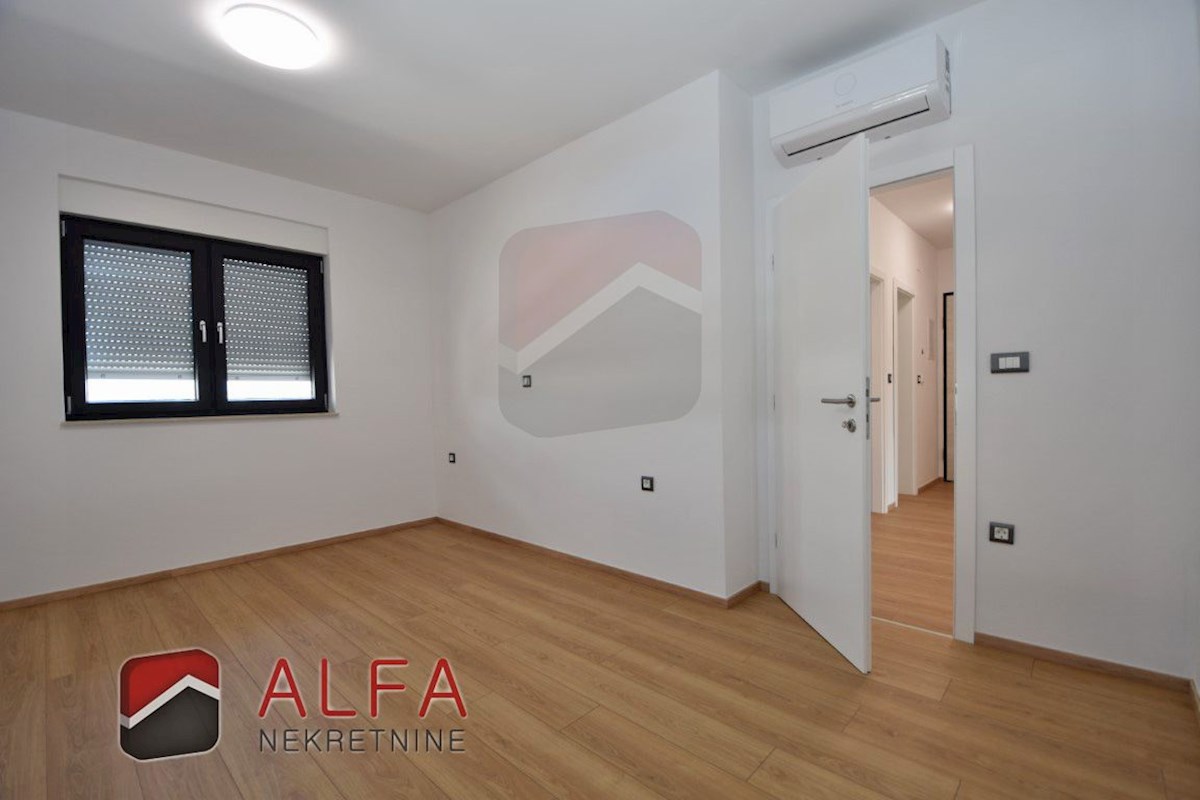 Hrvaška, Vodice, prodamo nov trisobni apartma, prvo nadstropje