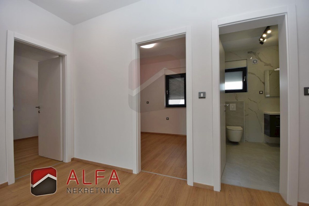 Hrvaška, Vodice, prodamo nov trisobni apartma, prvo nadstropje