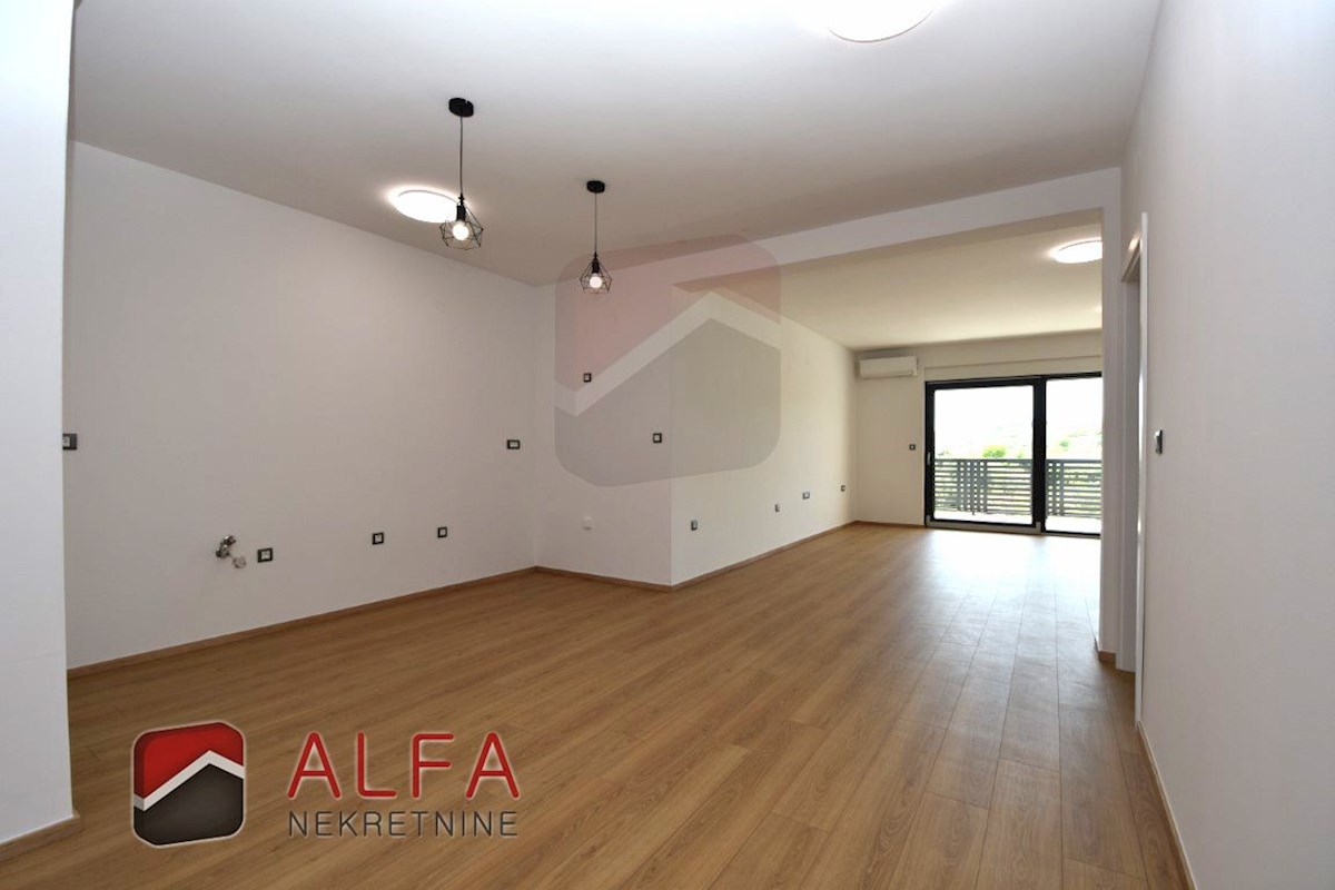 Hrvaška, Vodice, prodamo nov trisobni apartma, prvo nadstropje