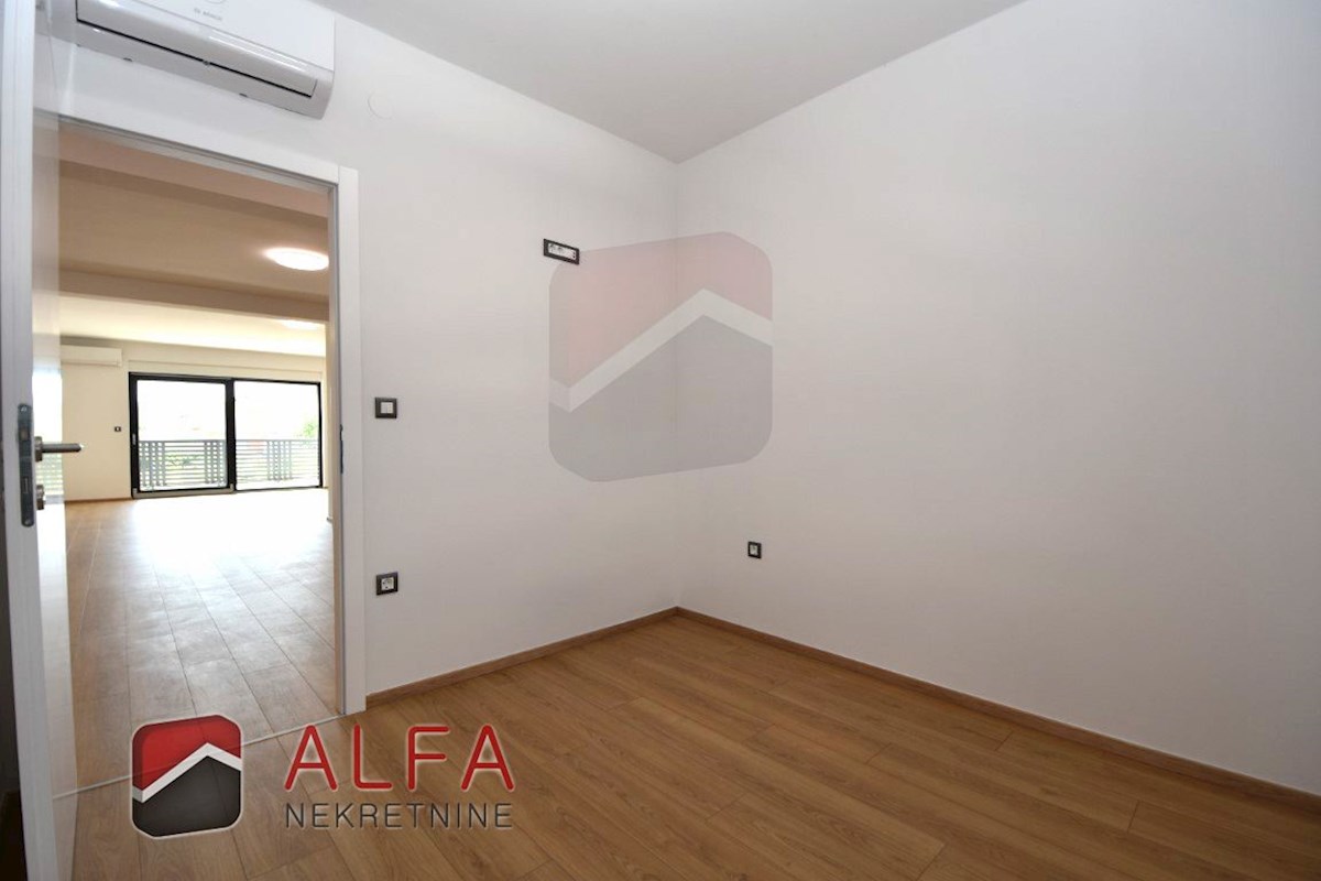 Hrvaška, Vodice, prodamo nov trisobni apartma, prvo nadstropje