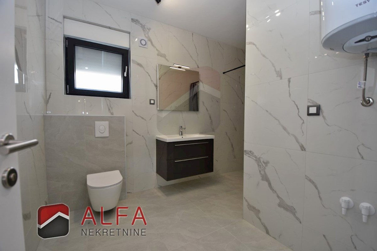 Hrvaška, Vodice, prodamo nov trisobni apartma, prvo nadstropje
