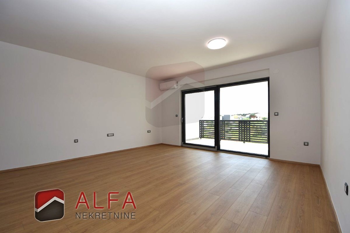 Hrvaška, Vodice, prodamo nov trisobni apartma, prvo nadstropje