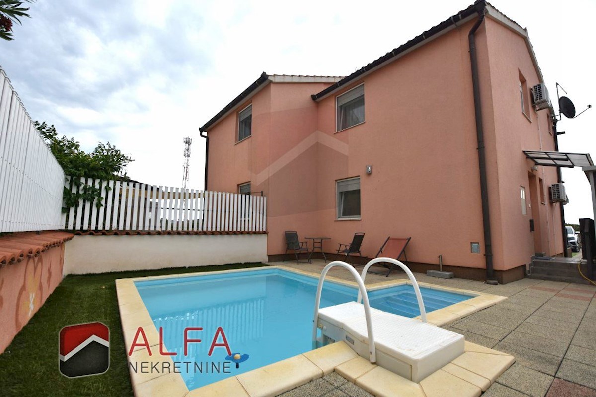 Hrvaška, Jadrija – prodaja dvojna družinska hiša, vrt in majhen bazen