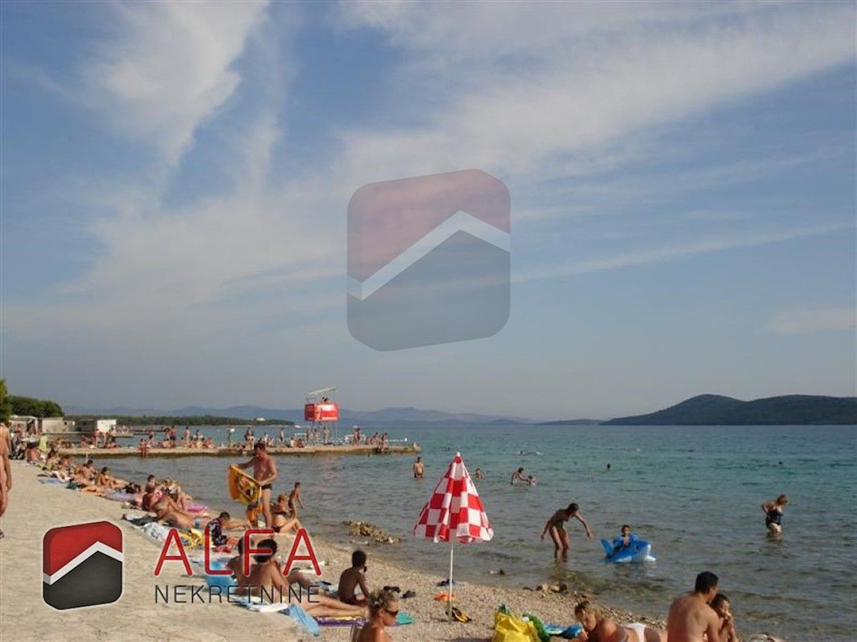 Hrvaška, Jadrija – prodaja dvojna družinska hiša, vrt in majhen bazen