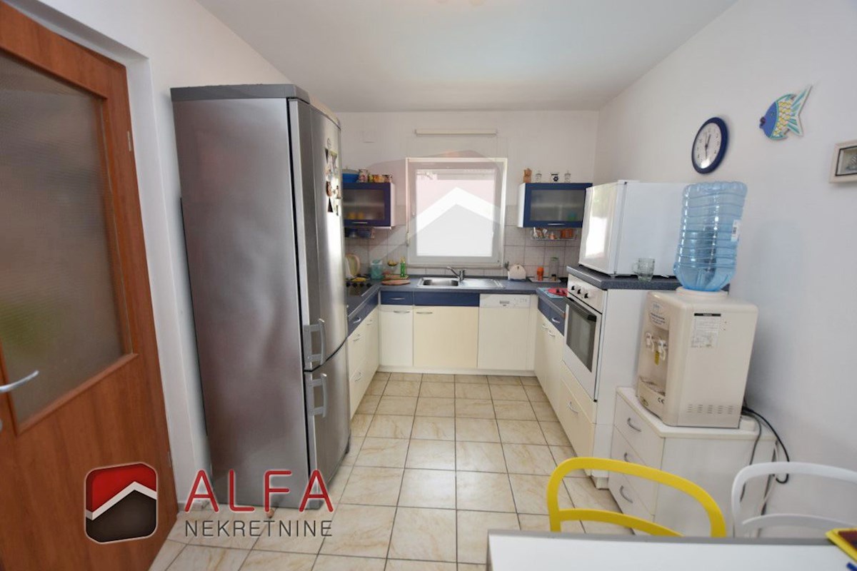 Hrvaška, Jadrija – prodaja dvojna družinska hiša, vrt in majhen bazen