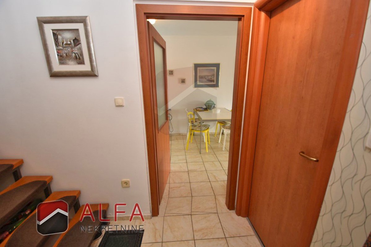 Hrvaška, Jadrija – prodaja dvojna družinska hiša, vrt in majhen bazen