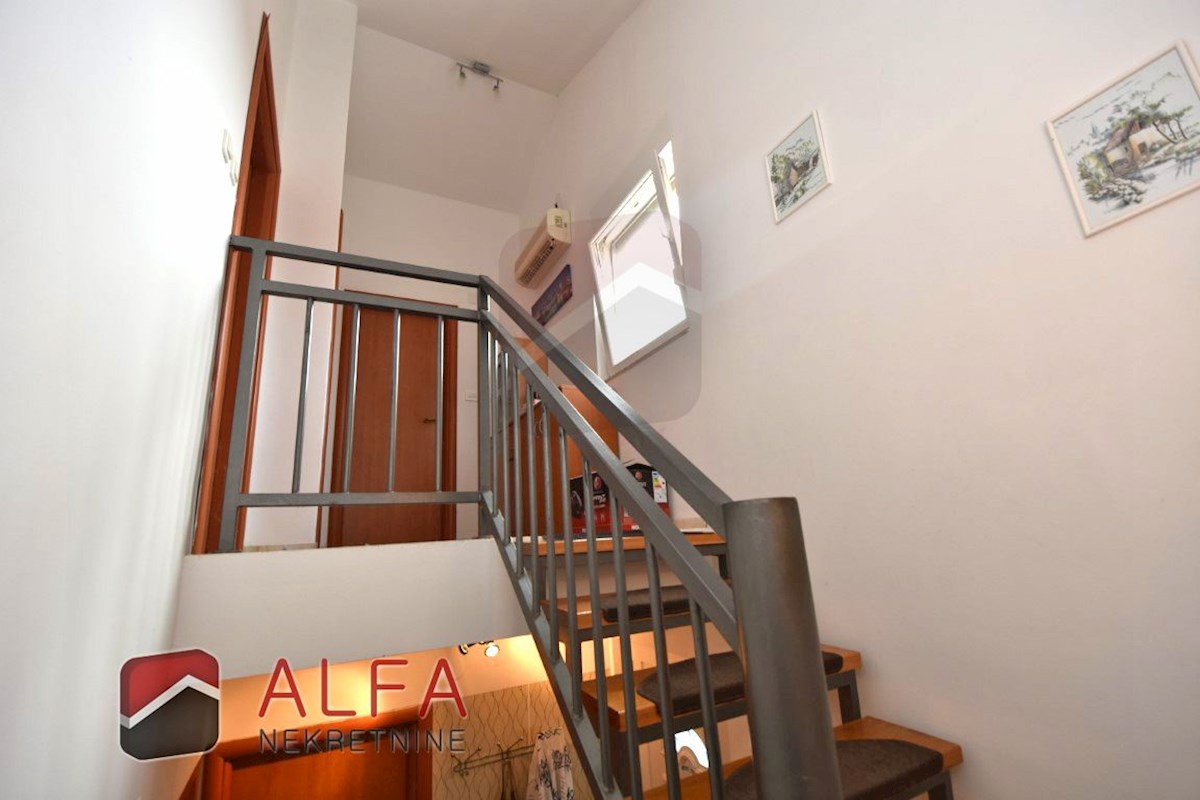 Hrvaška, Jadrija – prodaja dvojna družinska hiša, vrt in majhen bazen