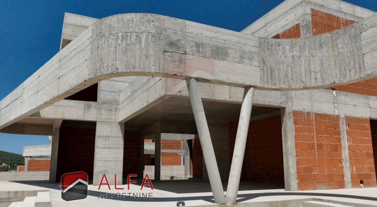 Hrvaška, Vodice – Impresivna vila z bazenom, garažo in odprtim pogledom na morje