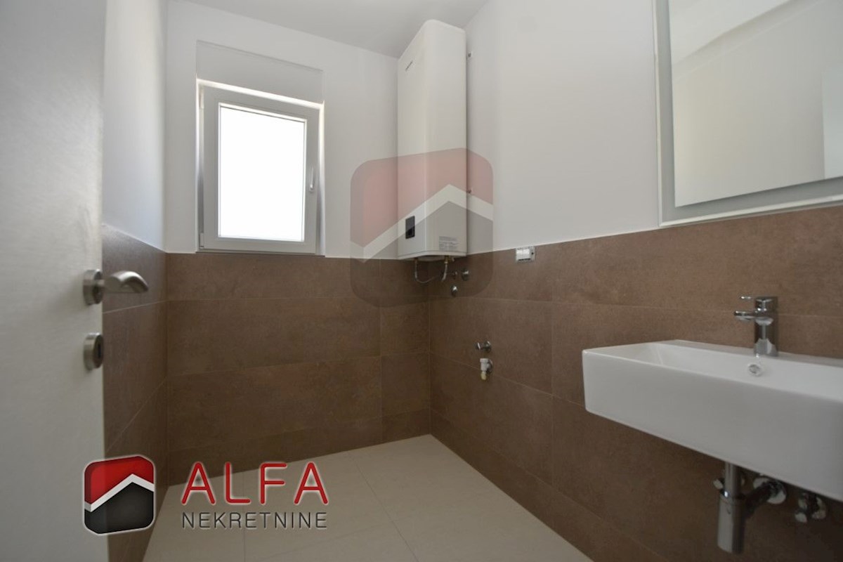 Hrvaška, Vodice, prodamo nov dvosobni apartma, prvo nadstropje, pogled na morje