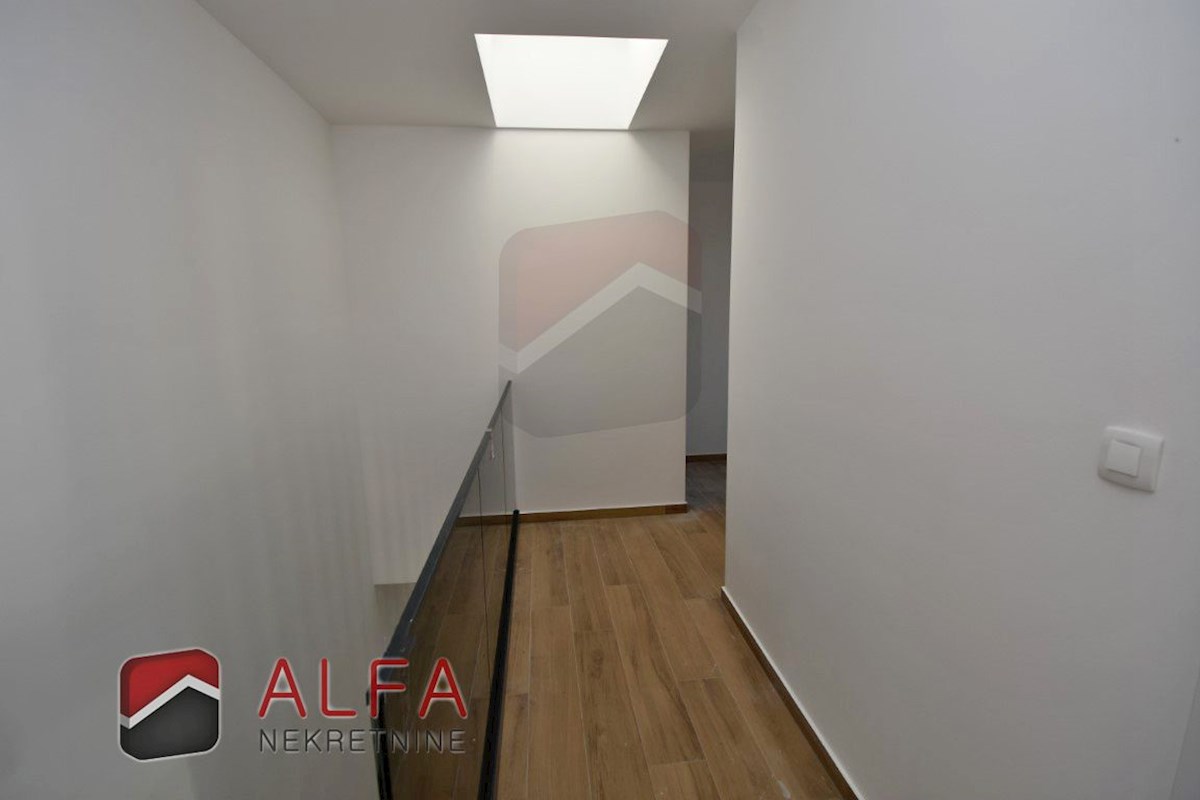 Hrvaška, Vodice, Srima, prodamo novo hišo dvojček, blizu morja