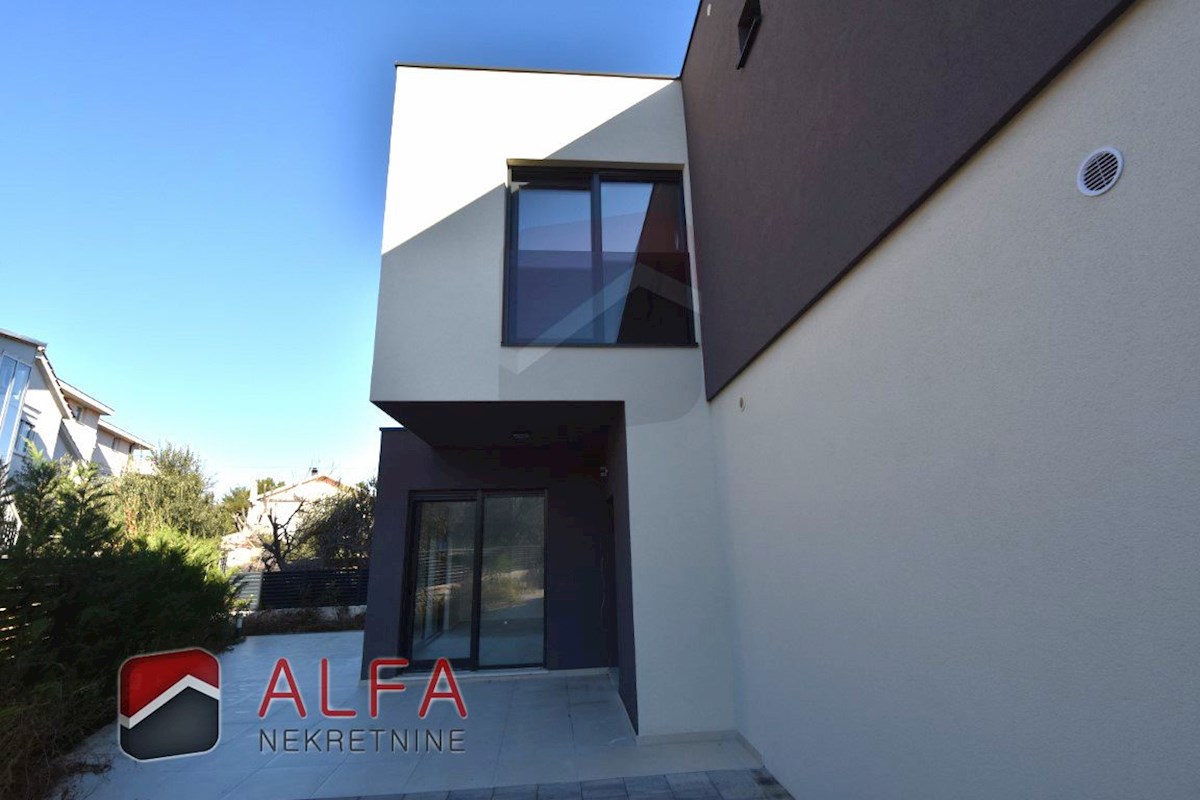 Hrvaška, Vodice, Srima, prodamo novo hišo dvojček, blizu morja