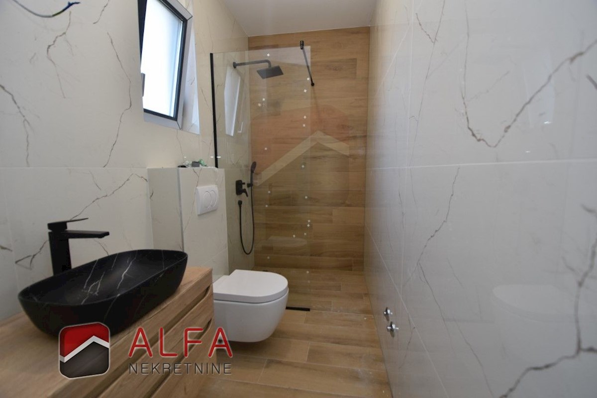 Hrvaška, Vodice, Srima, prodamo novo hišo dvojček, blizu morja