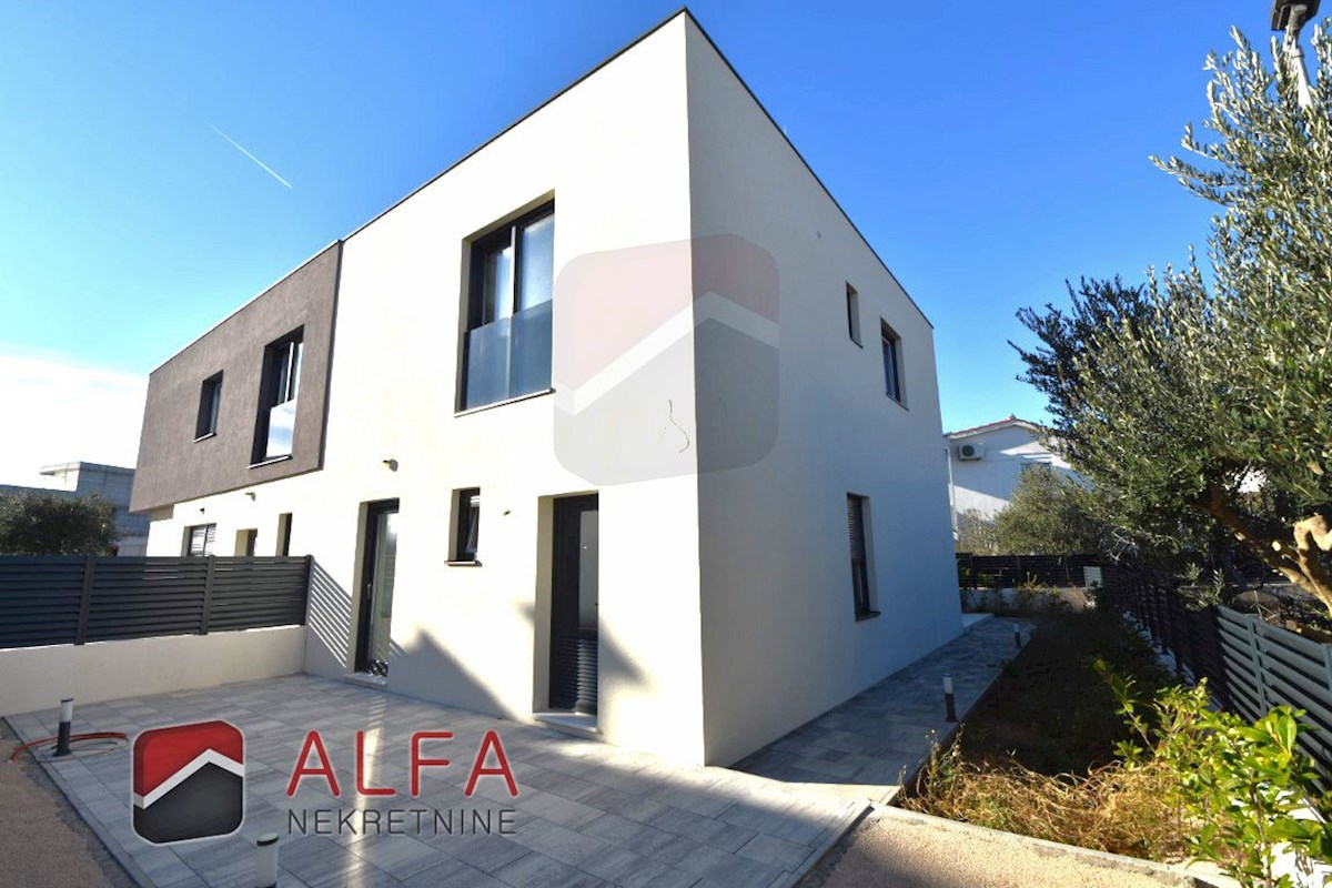 Hrvaška, Vodice, Srima, prodamo novo hišo dvojček, blizu morja