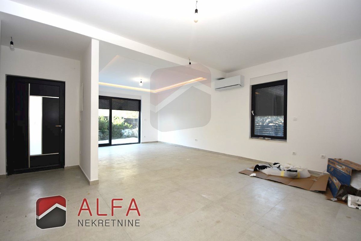 Hrvaška, Vodice, Srima, prodamo novo hišo dvojček, blizu morja