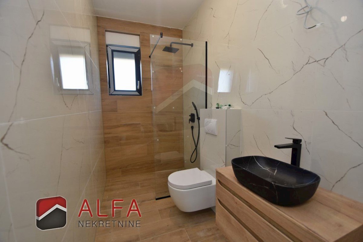 Hrvaška, Vodice, Srima, prodamo novo hišo dvojček, blizu morja