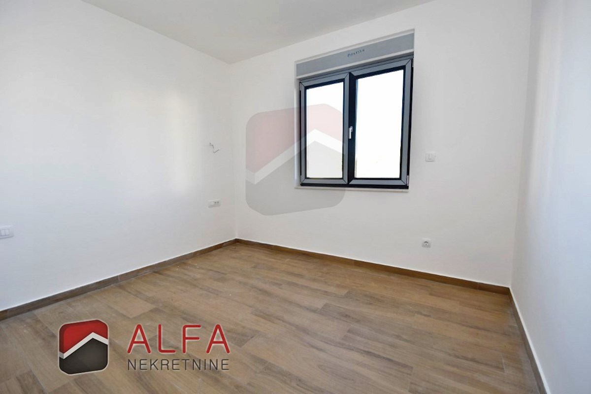 Hrvaška, Vodice, Srima, prodamo novo hišo dvojček, blizu morja