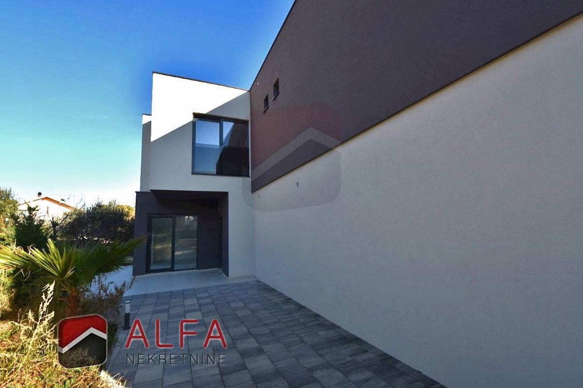 Hrvaška, Vodice, Srima, prodamo novo hišo dvojček, blizu morja