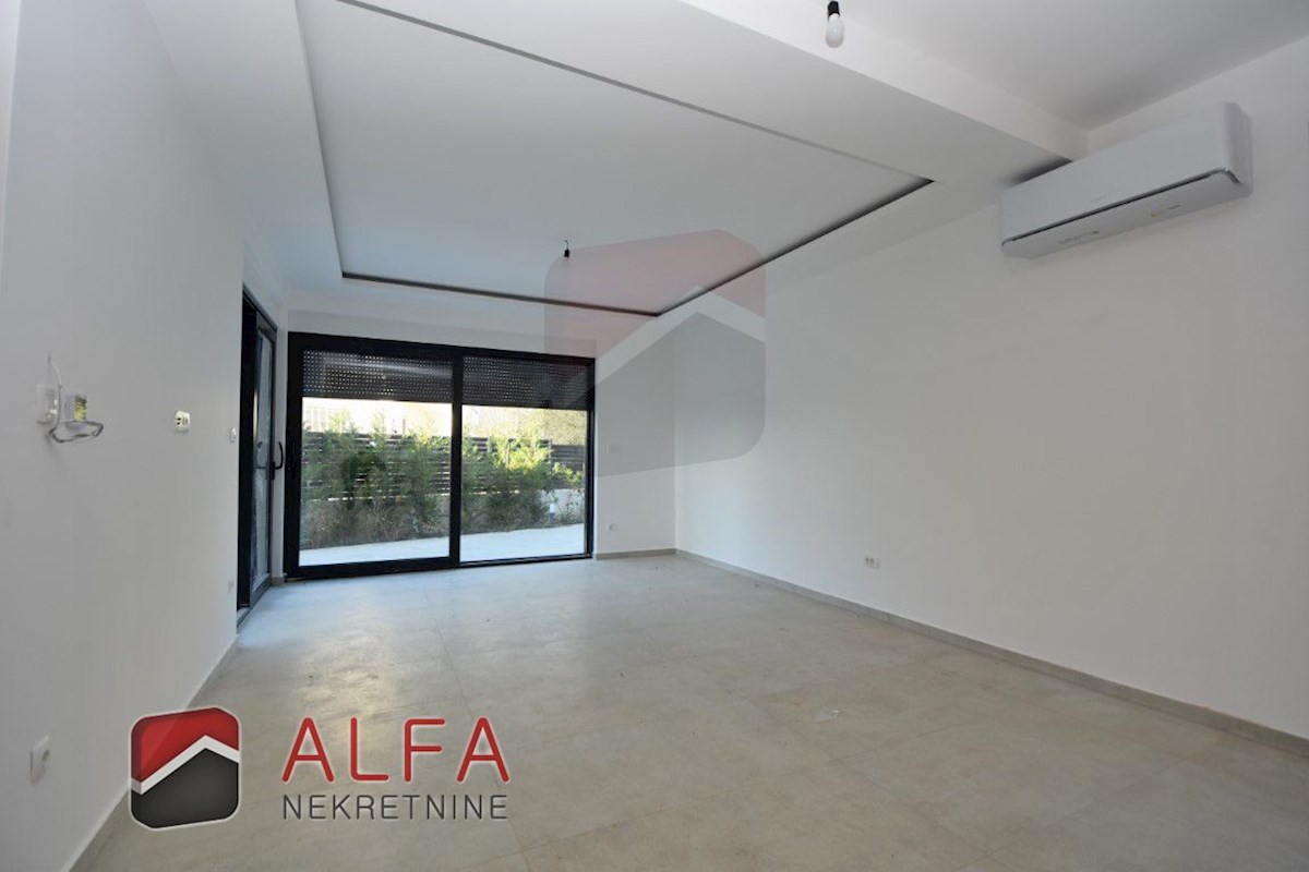 Hrvaška, Vodice, Srima, prodamo novo hišo dvojček, blizu morja