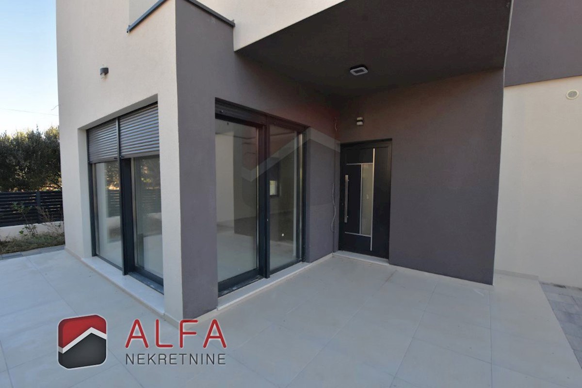 Hrvaška, Vodice, Srima, prodamo novo hišo dvojček, blizu morja