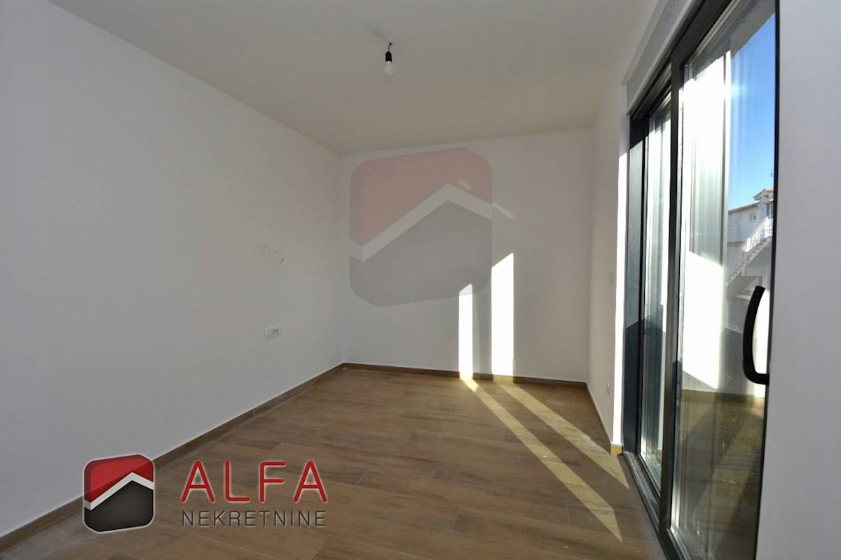 Hrvaška, Vodice, Srima, prodamo novo hišo dvojček, blizu morja