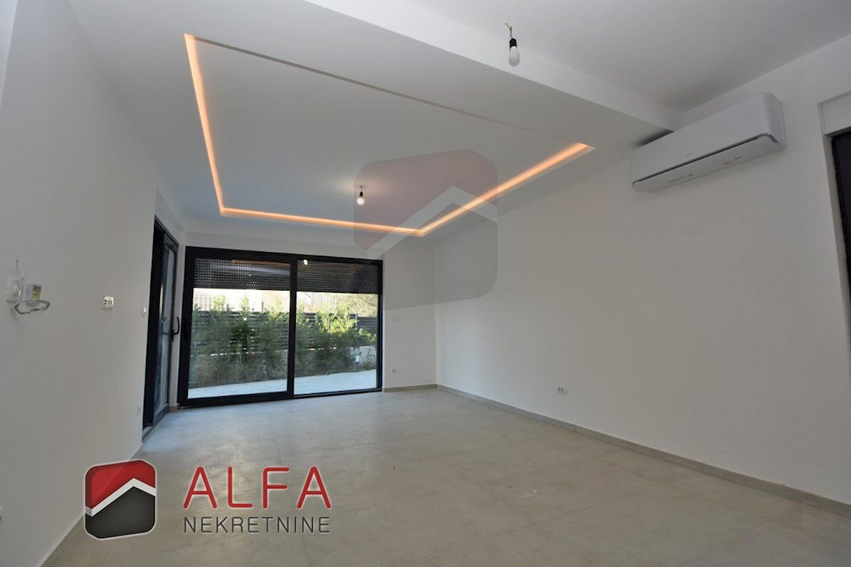 Hrvaška, Vodice, Srima, prodamo novo hišo dvojček, blizu morja