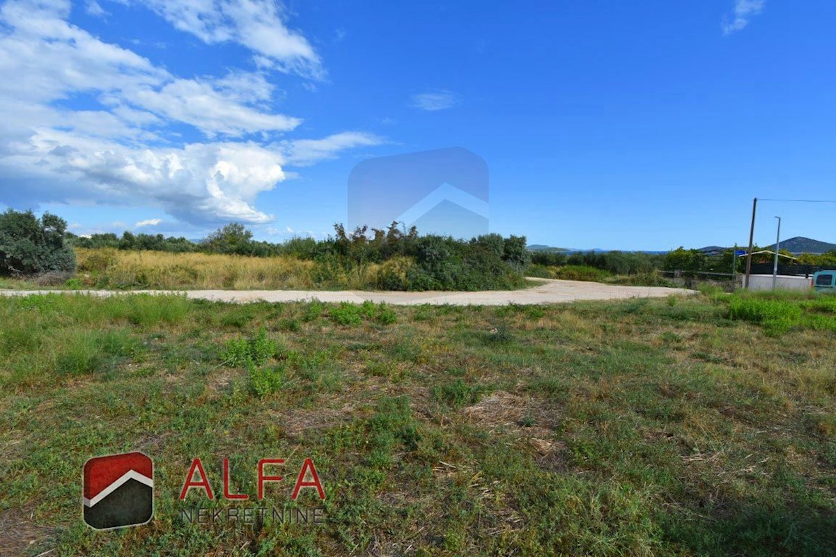 Hrvaška, Tribunj, prodaja se atraktivno gradbeno zemljišče s pogledom na morje