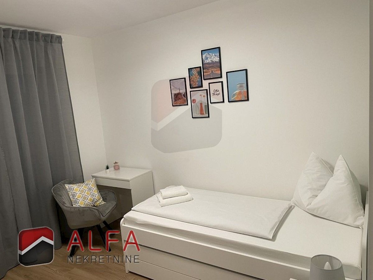 Hrvaška, Vodice – prodaja moderna novogradnja družinske hiše z bazenom