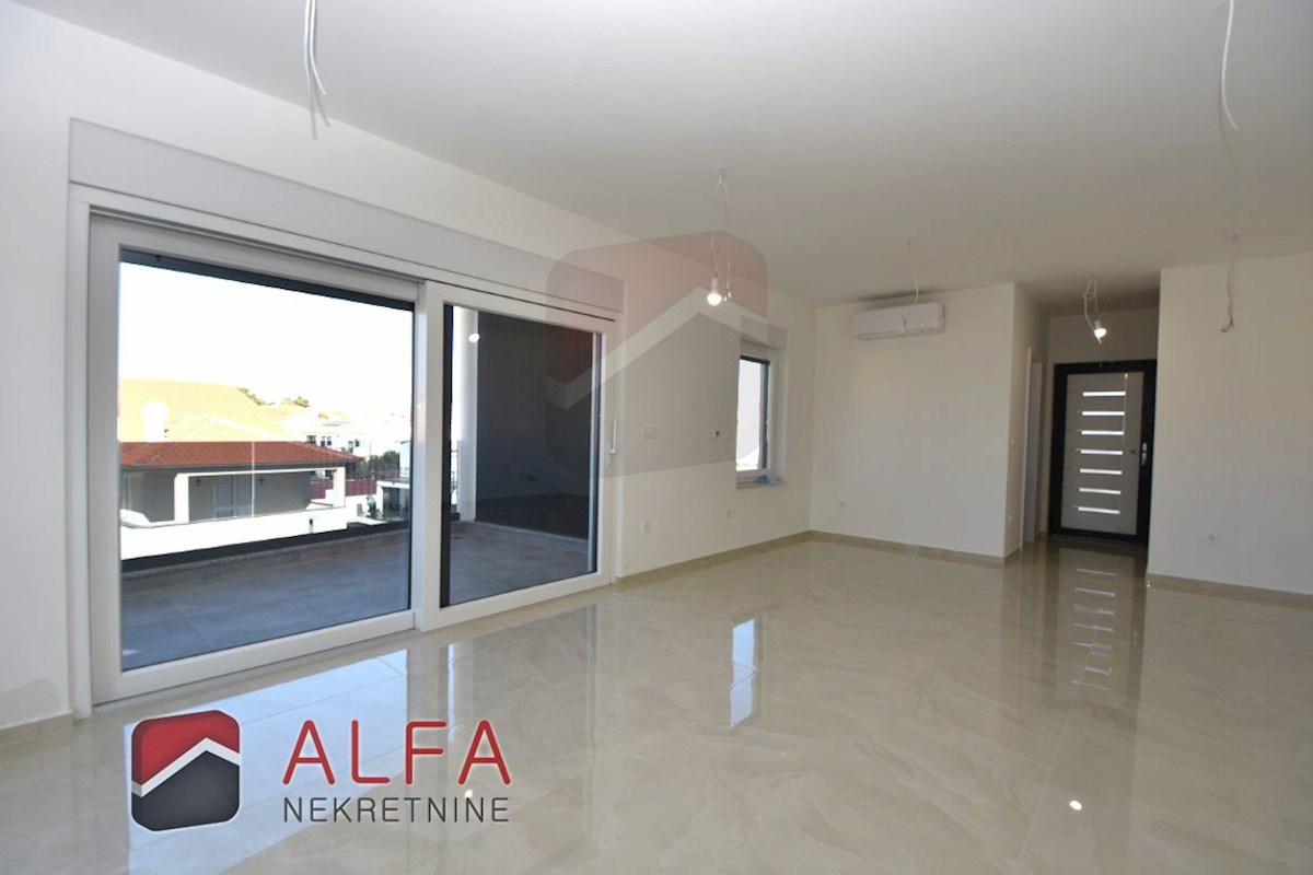 Hrvaška, Vodice – prodaja novo udobno stanovanje, drugo nadstropje, talno ogrevanje