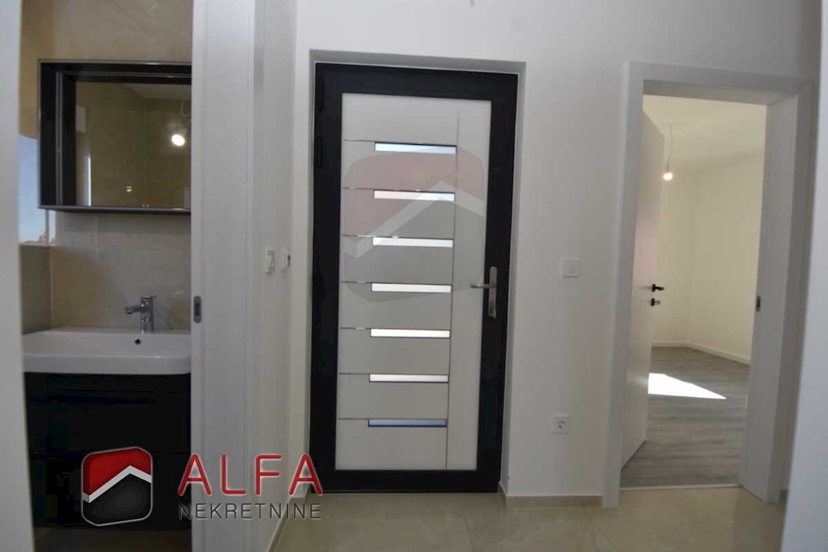 Hrvaška, Vodice – prodaja novo udobno stanovanje, drugo nadstropje, talno ogrevanje