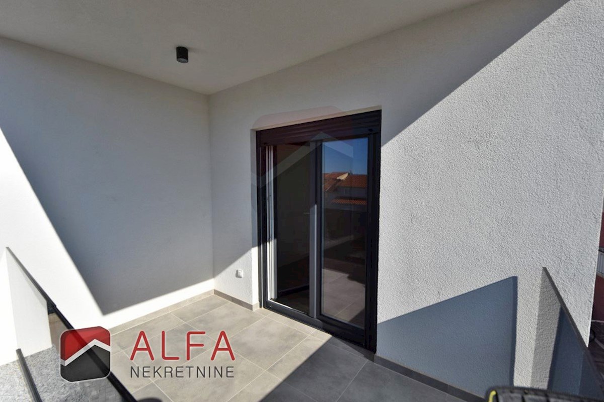 Hrvaška, Vodice – prodaja novo udobno stanovanje, drugo nadstropje, talno ogrevanje