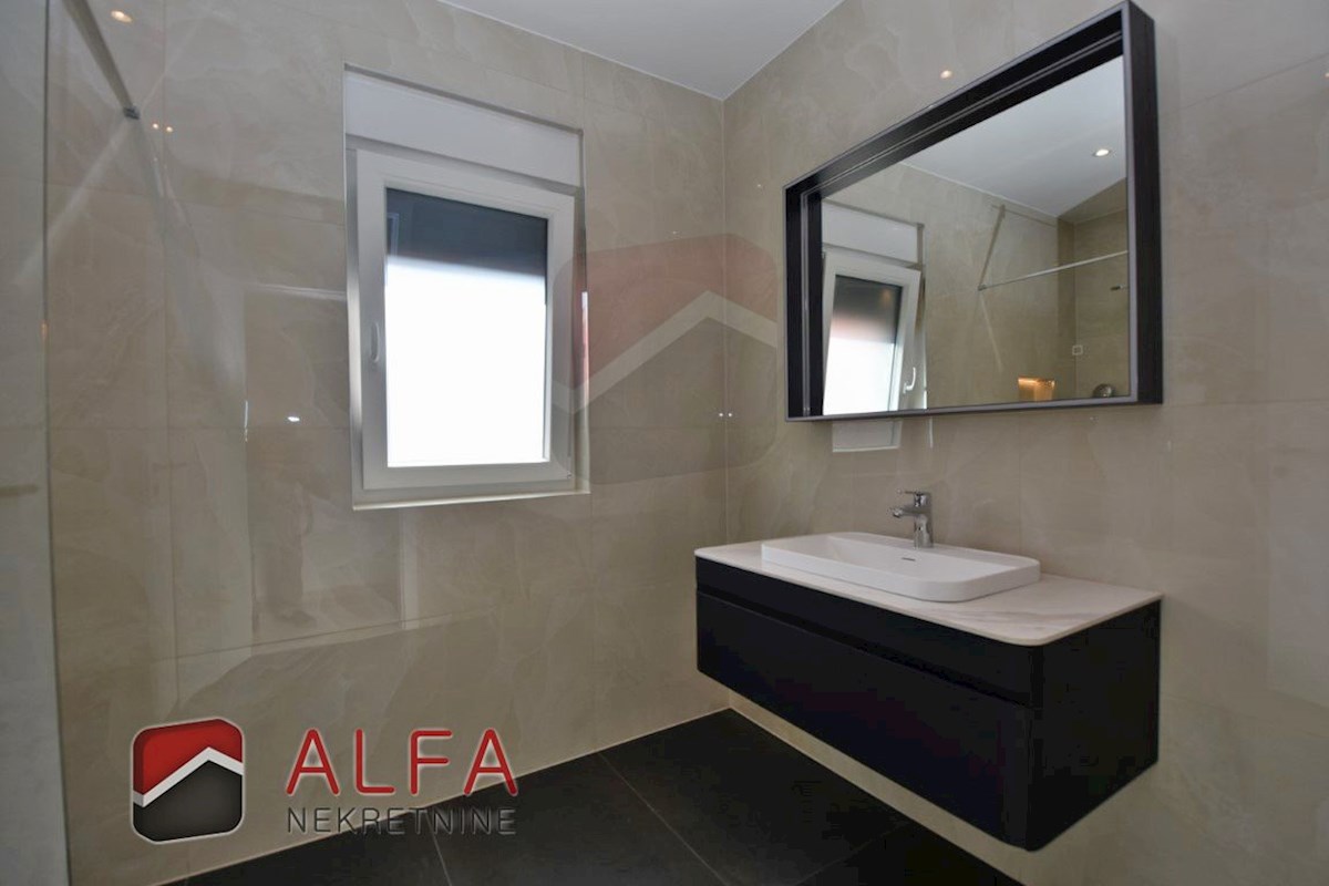 Hrvaška, Vodice – prodaja novo udobno stanovanje, drugo nadstropje, talno ogrevanje