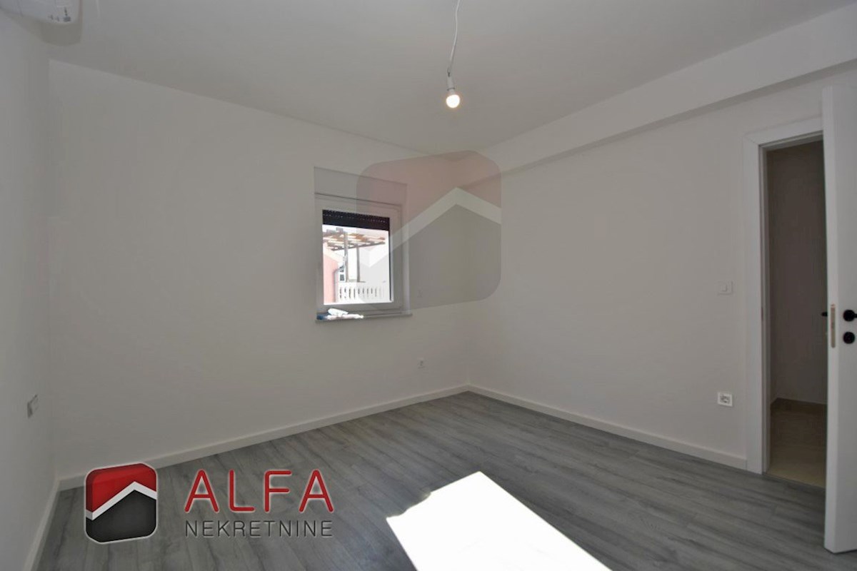 Hrvaška, Vodice – prodaja novo udobno stanovanje, drugo nadstropje, talno ogrevanje