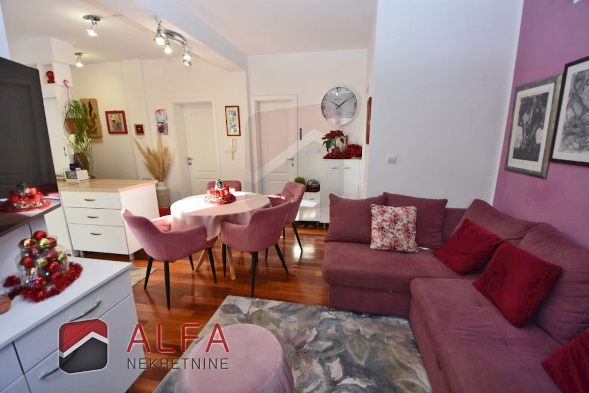 Hrvaška, Vodice – prodaja opremljeno stanovanje v pritličju