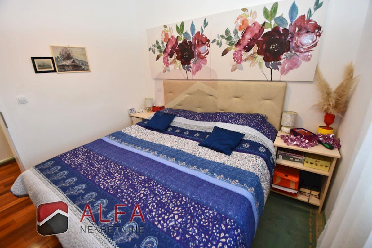 Hrvaška, Vodice – prodaja opremljeno stanovanje v pritličju