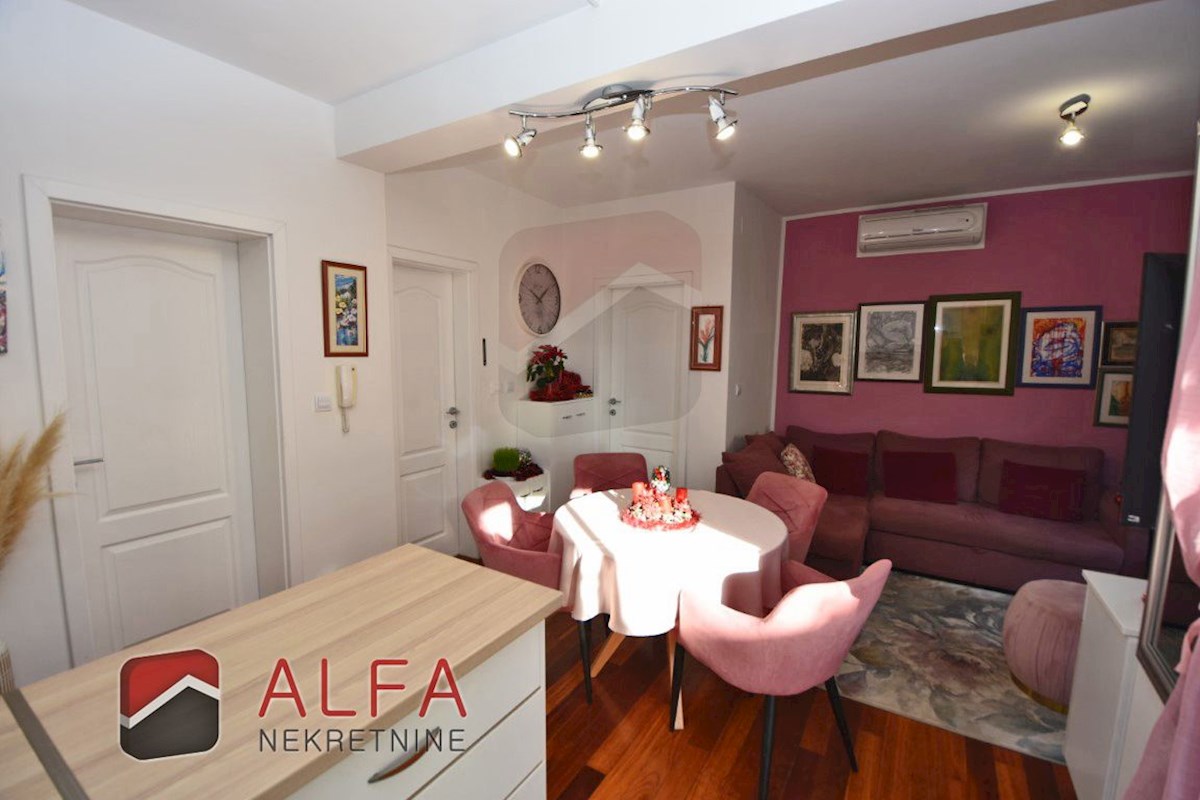 Hrvaška, Vodice – prodaja opremljeno stanovanje v pritličju