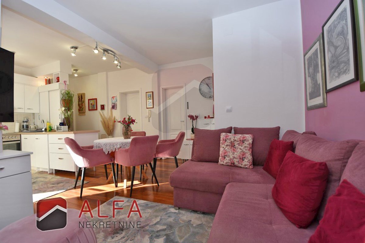 Hrvaška, Vodice – prodaja opremljeno stanovanje v pritličju