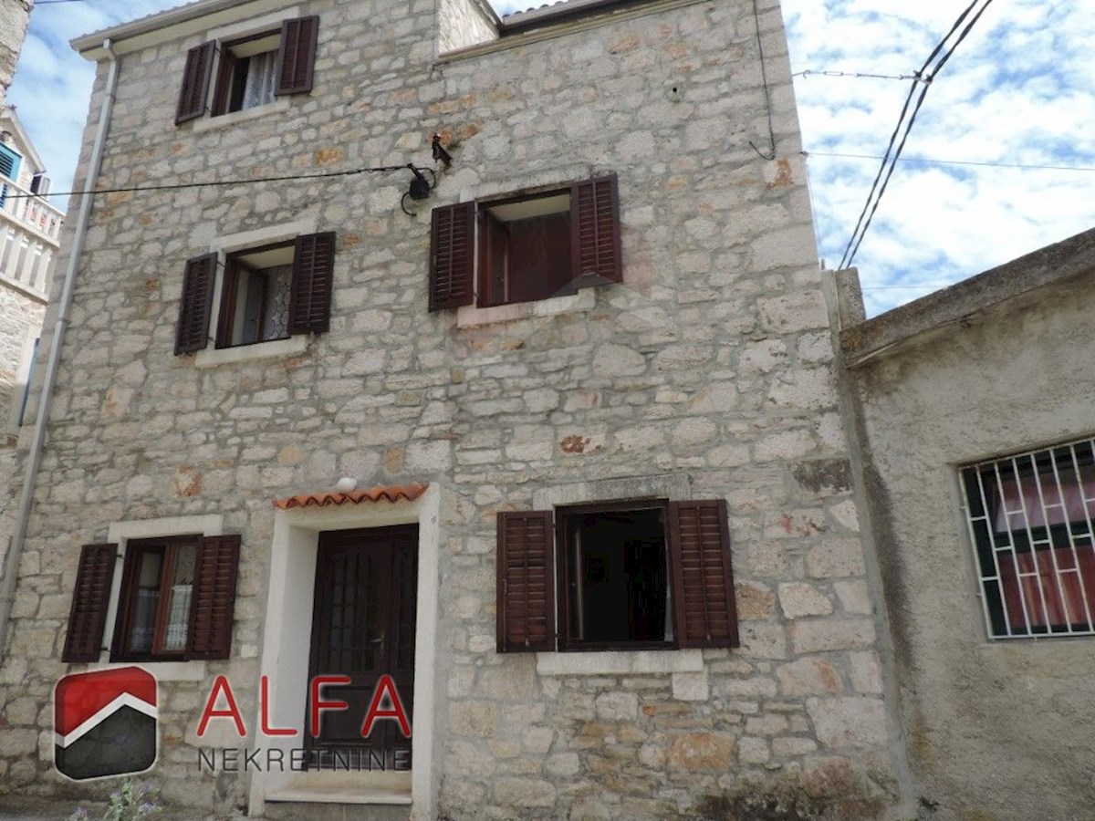Hrvaška, otok Prvić, Šepurine, prodaja stara kamnita hiša s pogledom na morje