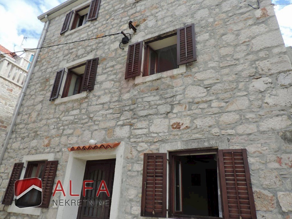 Hrvaška, otok Prvić, Šepurine, prodaja stara kamnita hiša s pogledom na morje