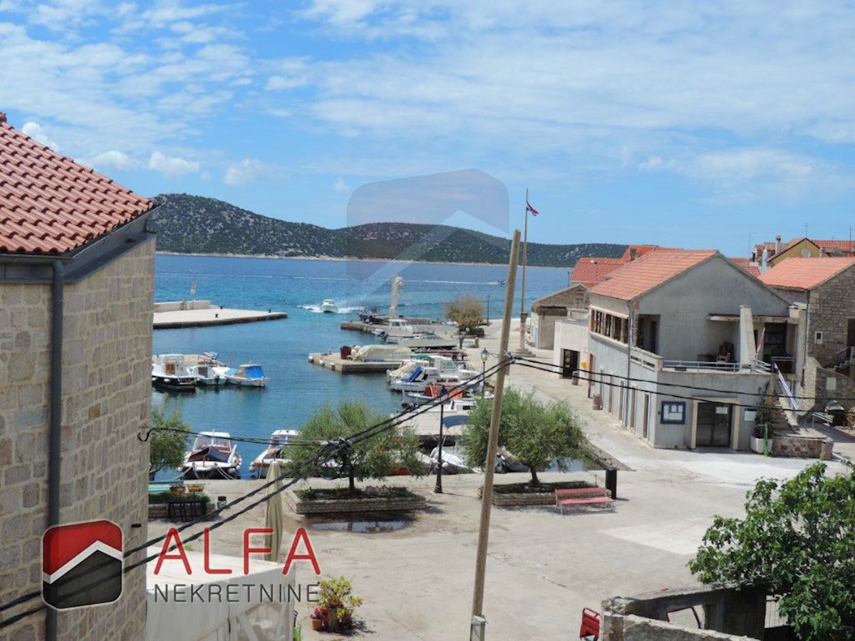Hrvaška, otok Prvić, Šepurine, prodaja stara kamnita hiša s pogledom na morje