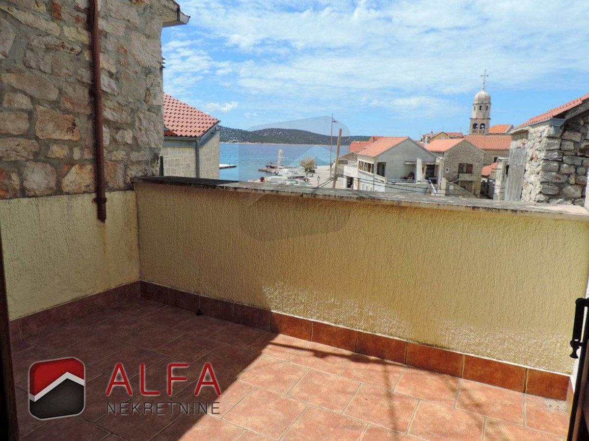 Hrvaška, otok Prvić, Šepurine, prodaja stara kamnita hiša s pogledom na morje