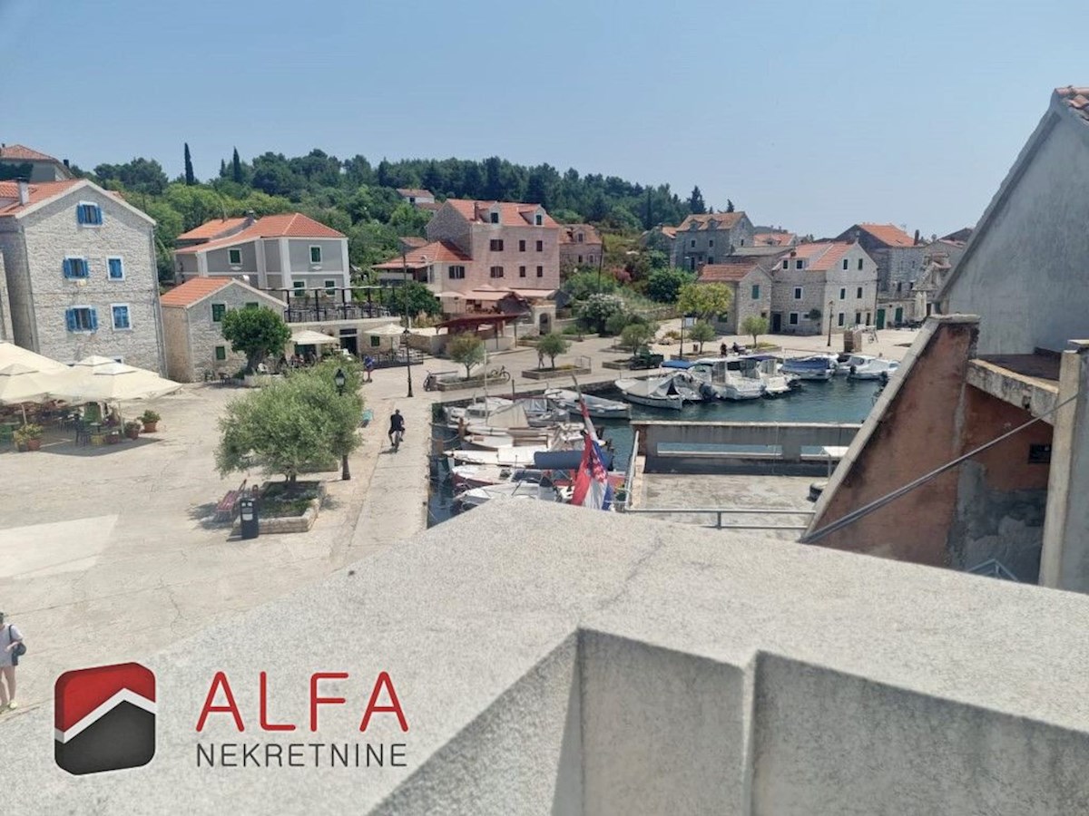 Hrvaška, otok Prvić, Šepurine, prodaja stara kamnita hiša, potrebna prenove, blizu morja, pogled na morje