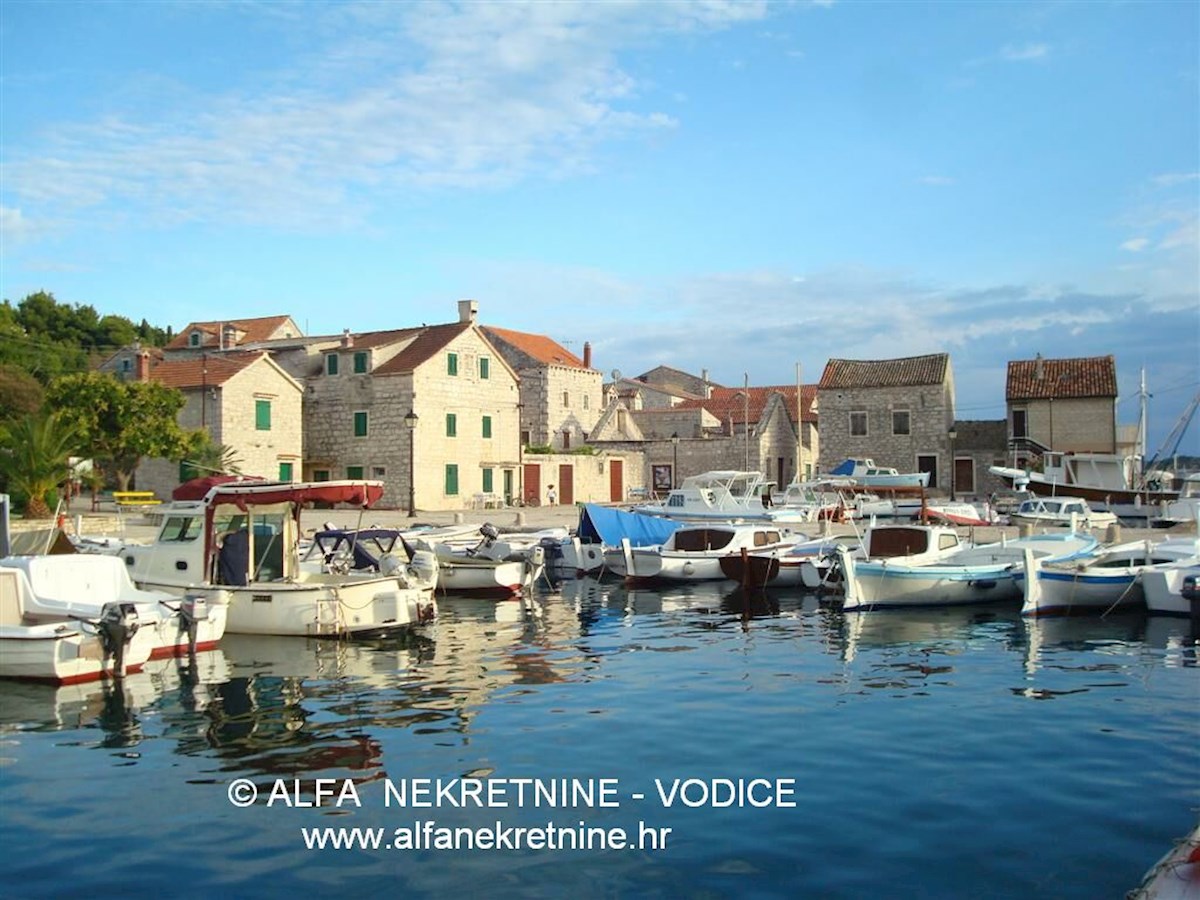 Hrvaška, otok Prvić, Šepurine, prodaja stara kamnita hiša, potrebna prenove, blizu morja, pogled na morje