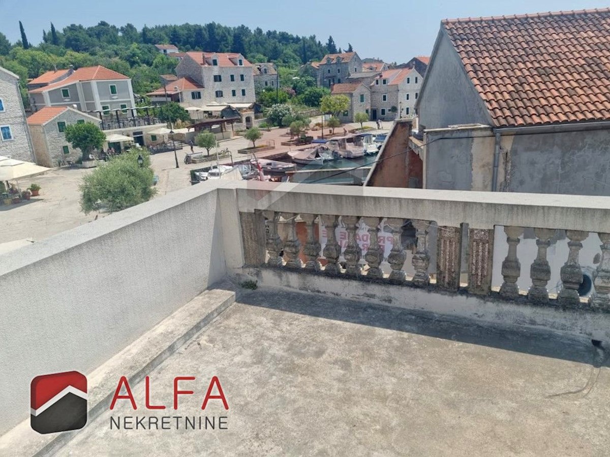 Hrvaška, otok Prvić, Šepurine, prodaja stara kamnita hiša, potrebna prenove, blizu morja, pogled na morje
