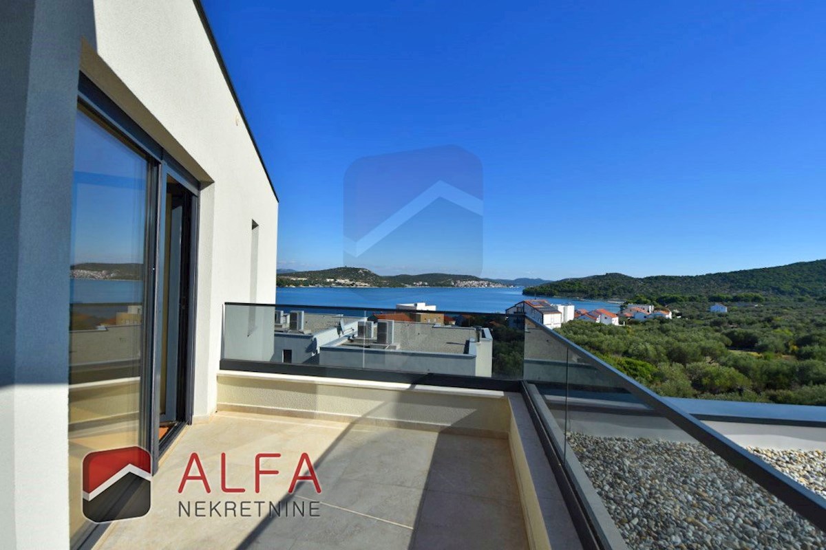 Hrvaška, otok Murter, Betina – ATRAKTIVNO – nova luksuzna družinska vila naprodaj, bazen, garaža in pogled na morje