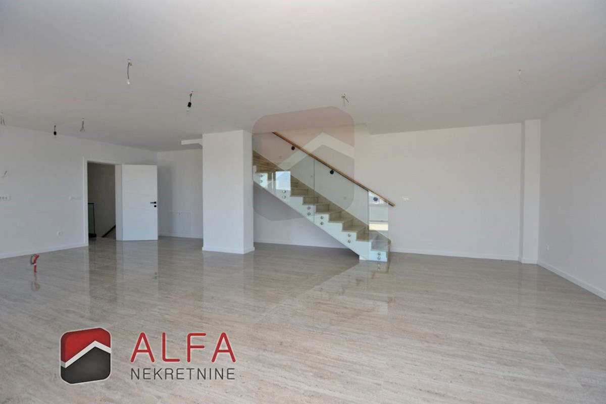 Hrvaška, otok Murter, Betina – ATRAKTIVNO – nova luksuzna družinska vila naprodaj, bazen, garaža in pogled na morje